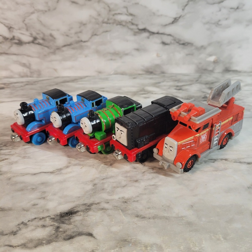 Thomas The Train and Friends Diecast Metal Magnetic 2009-10 Lot 5 Read Descripti